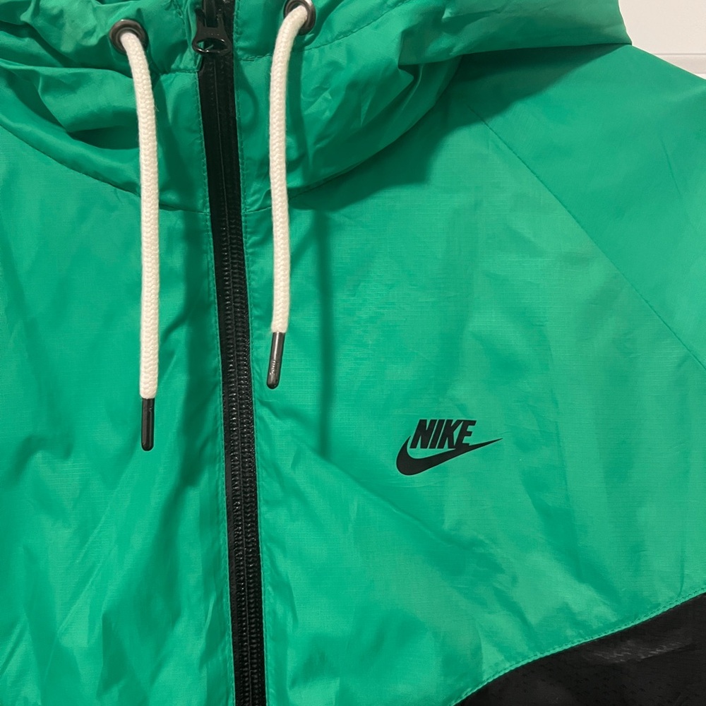 Nike Emerald and Black Hooded Jacket - Picture 2 of 8